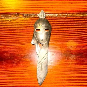 Beautiful vintage Sterling brooch/pendant